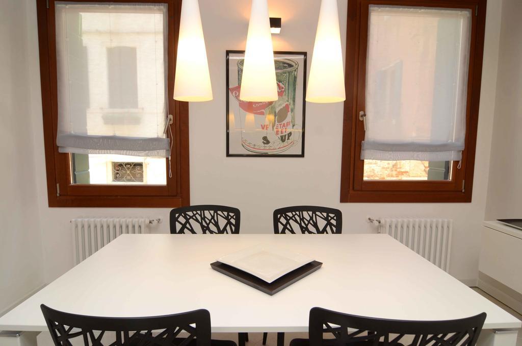 Venice Mirrors Luaran gambar