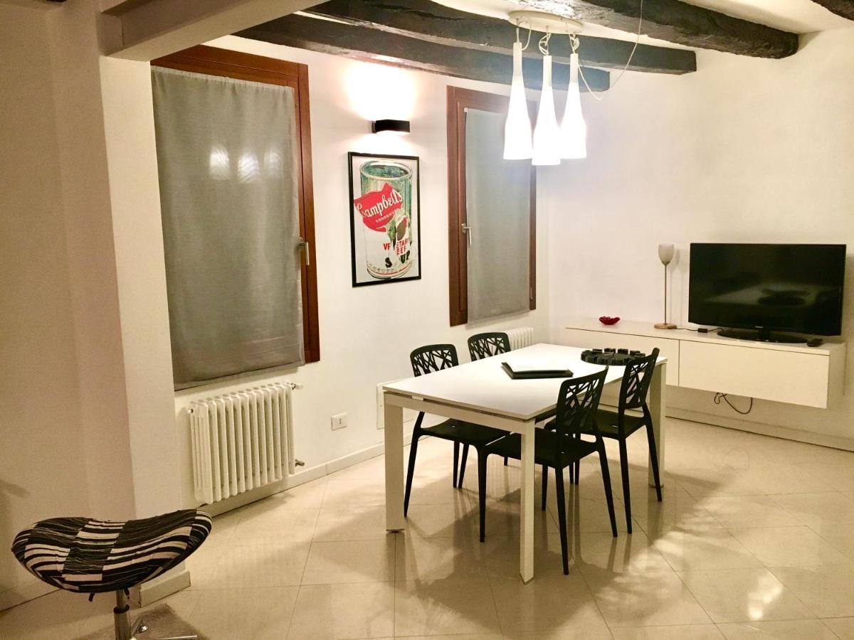 Venice Mirrors Luaran gambar