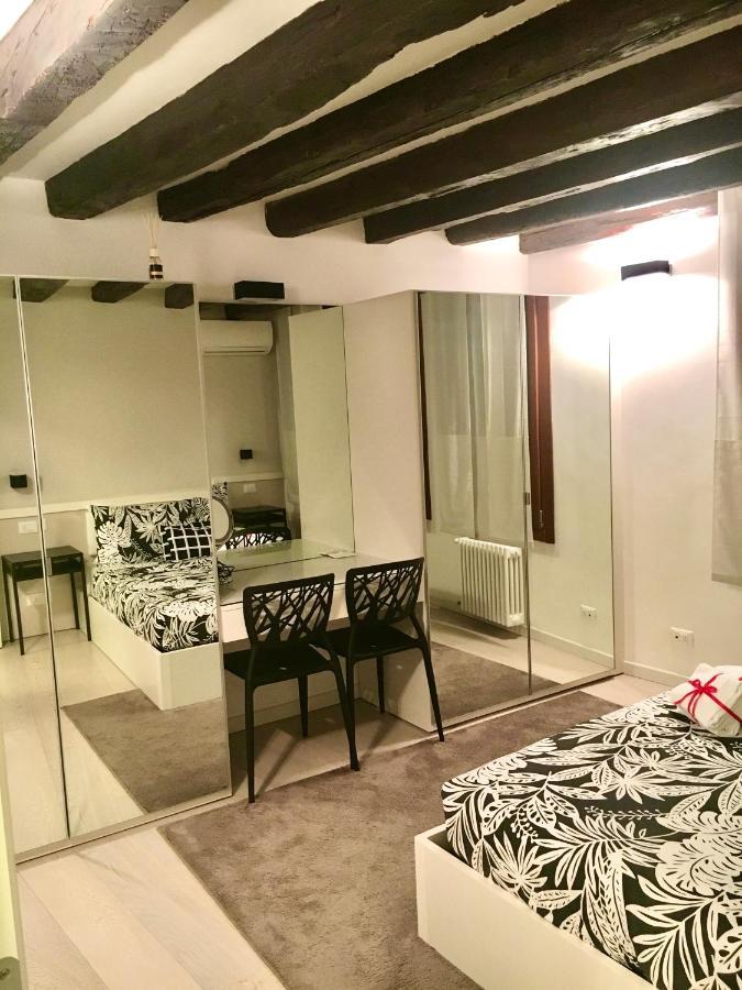 Venice Mirrors Luaran gambar