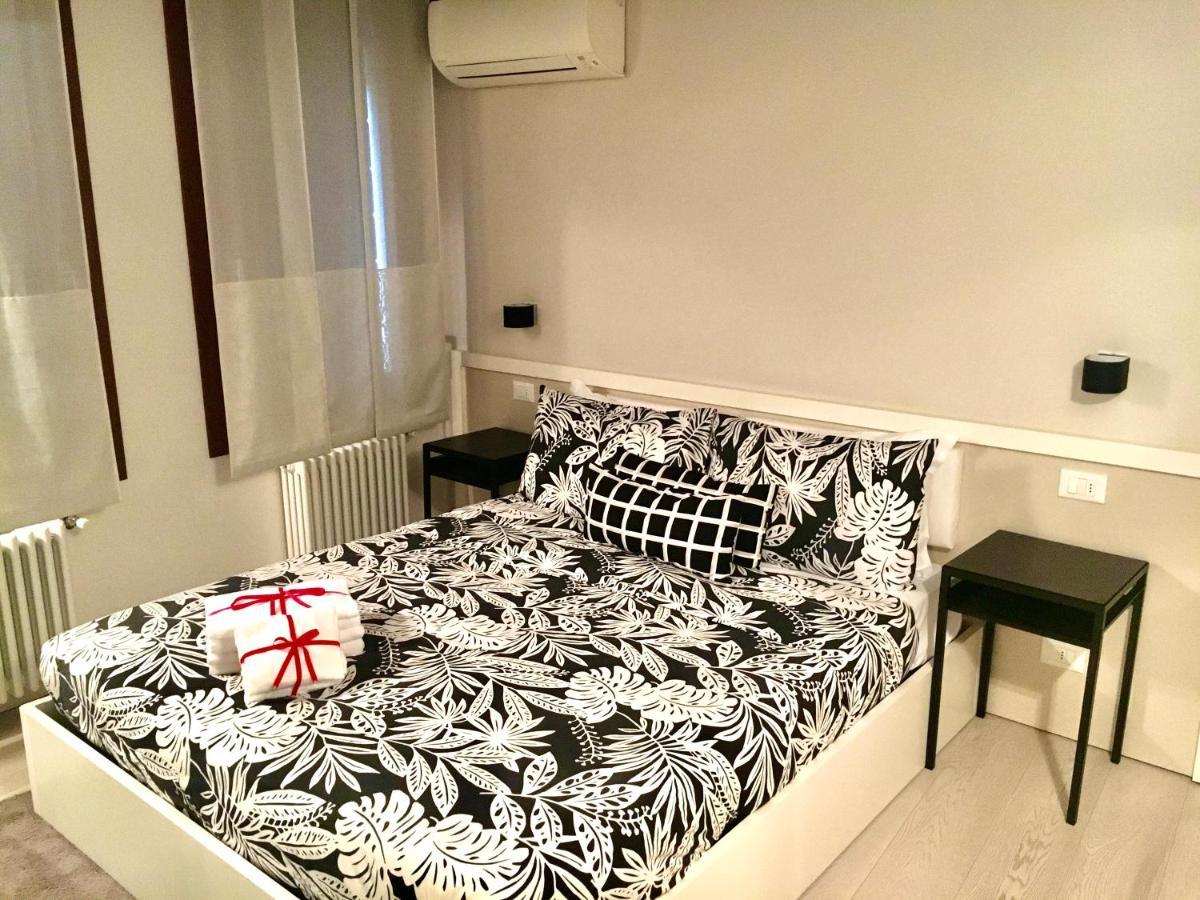 Venice Mirrors Luaran gambar